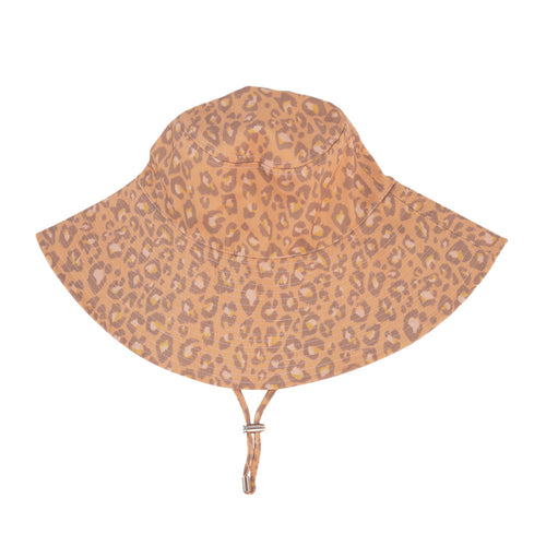 A wide-brimmed bucket hat with a leopard print pattern. The hat features dark brown and beige spots, making it a stylish accessory for sun protection.